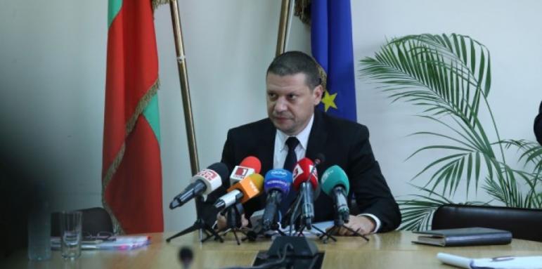 Предложение: Областните управители да поемат ремонтите на пътищата