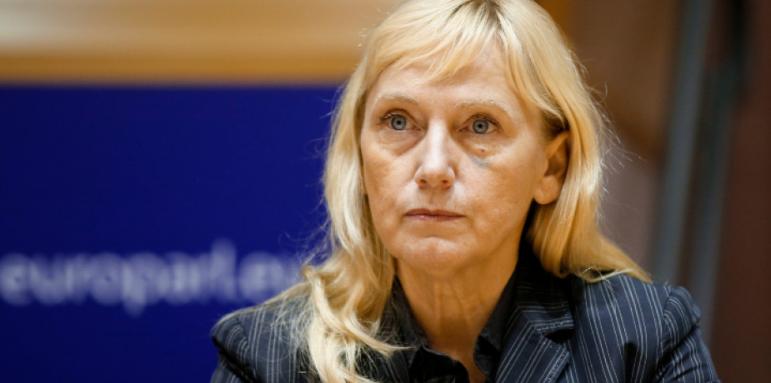 Расте интригата между Йончева и Нинова