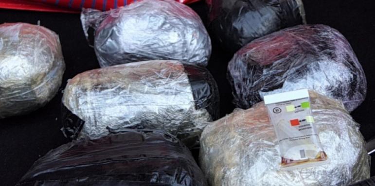 Задържаха 700 кг хероин в склад в Сливен