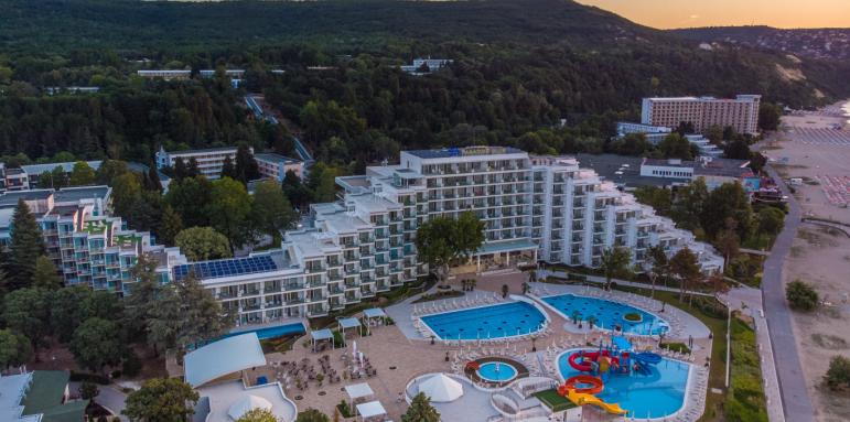 Само за българи! 20 % отстъпка в Албена и бонус ваксина