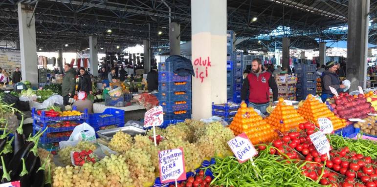От гащите до елека: Ето кои са новите хитове на пазара в Одрин