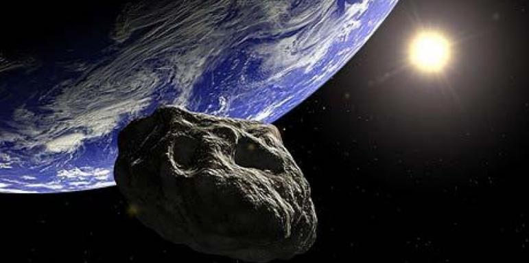 Родни учени следят опасен астероид 