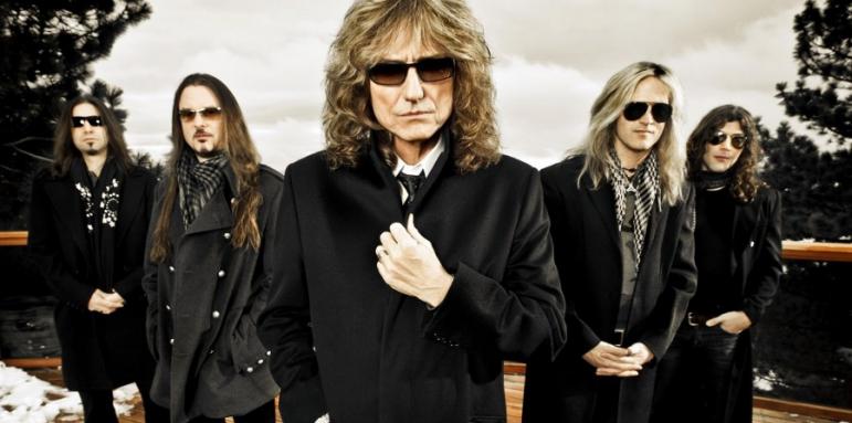 Whitesnake забиват 2 часа в "Арена Армеец"