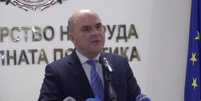 Бисер Петков спокоен – носи оставката в джоба си