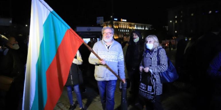 Намериха как да посрещнат Нова година на площада