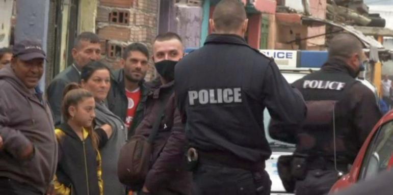 Полиция блокира сливенско, удря по търговци на гласове