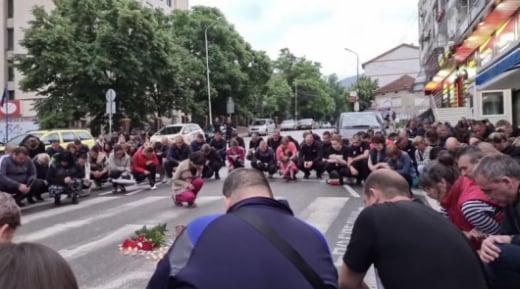 Протест и бдение в Петрич заради смъртта на Самуил