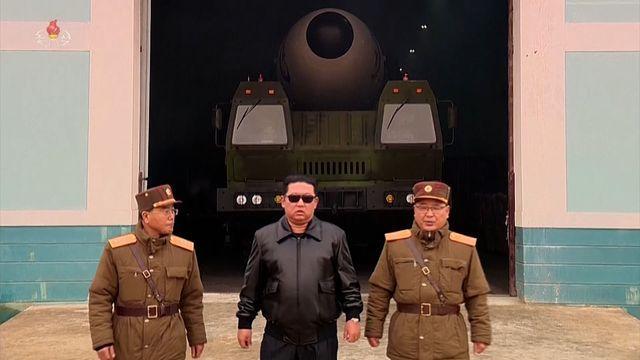 Ким Чен Ун със страховитa закана, докъде стигна ракетата му