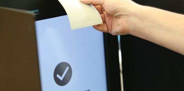 Ето как да гласуваме с машина /СНИМКИ/