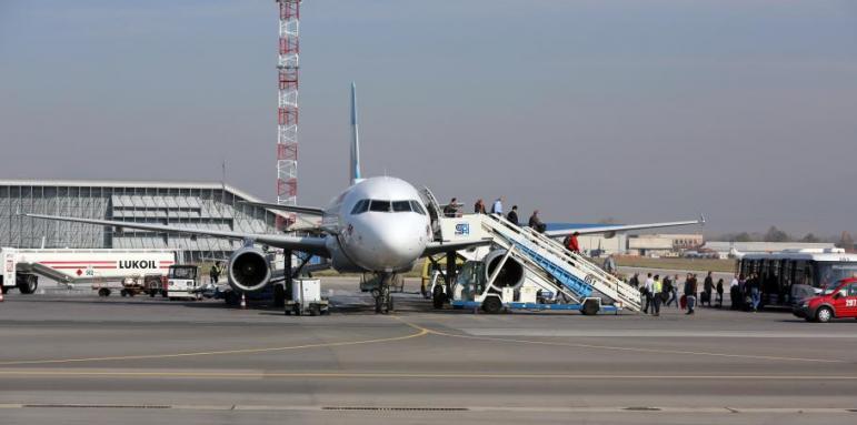 Излита първият самолет по линията София-Скопие, кой ще е на борда