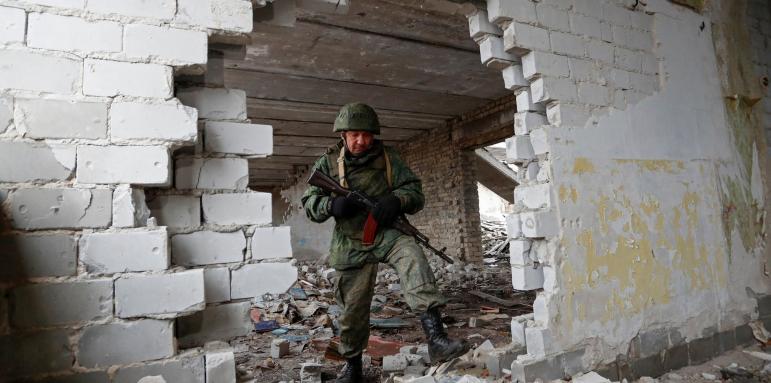 Наблюдатели алармират: Русия вече вкарва войски в Украйна
