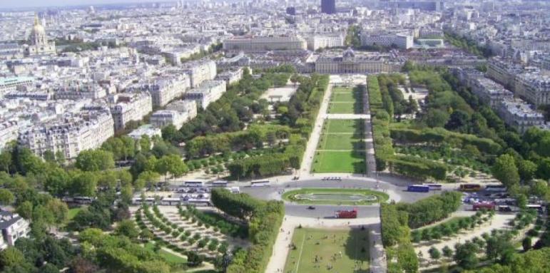 Мъж се самоуби в детска градина в Париж