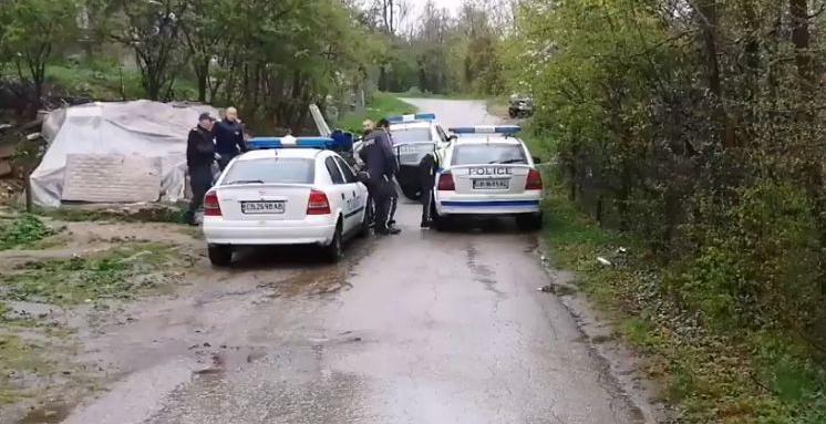 Опустошиха ромски къщи в Габрово след протеста
