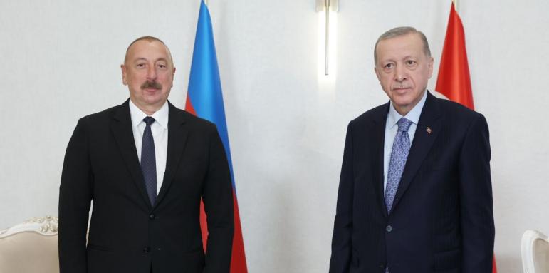 Ердоган се срещна с президента на Азербайджан, чака го Путин