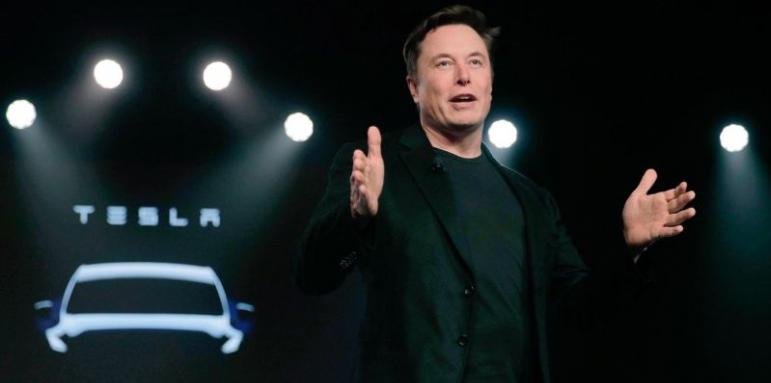 Илон Мъск зарадва шофьорите, голяма промяна при колите Тесла