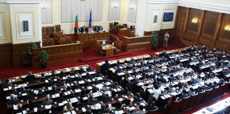 НС отложи освобождаването на Филип Златанов