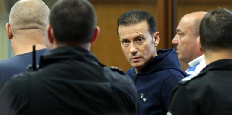 Адвокат на Платини защитава Миню Стайков в съда