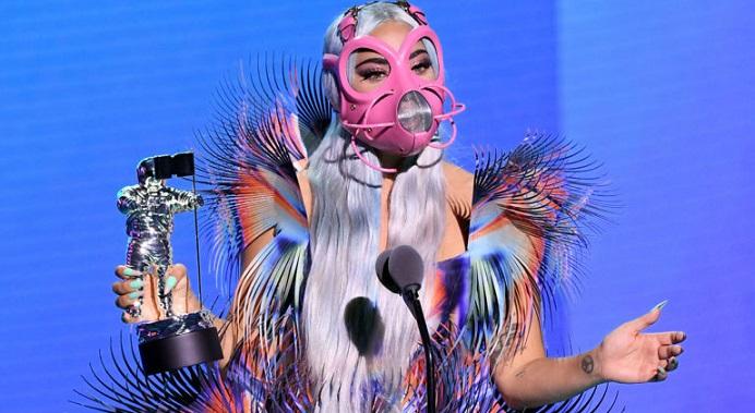 Лейди Гага триумфира на наградите на MTV