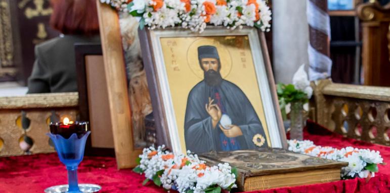 Мощите на светеца на най-бързите чудеса са в Бургас!