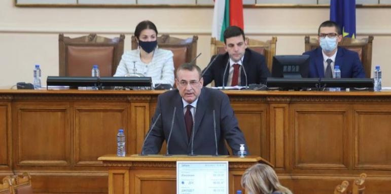 ДПС вика Асен Василев в парламента. Какво става с европарите?