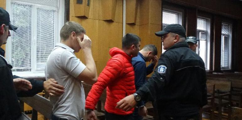 4,8 год. затвор за молдовци за взривени банкомати