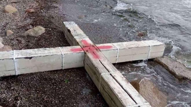 Морето изхвърли Светия кръст. Какъв знак е това?