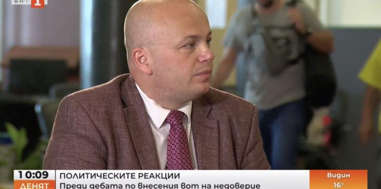 Виден бесепар скочи на Радев. Обвинението
