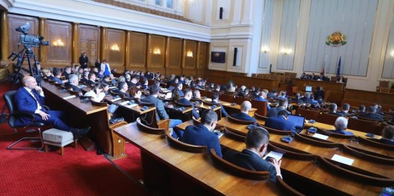 Липса на кворум провали заседанието на парламента