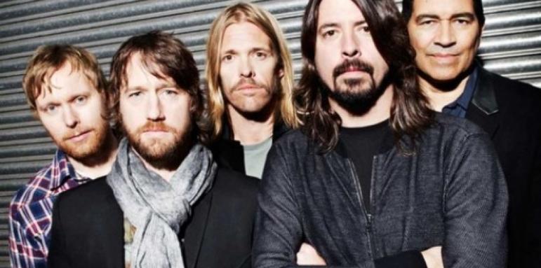 ЧУЙТЕ новото парче на Foo Fighters 