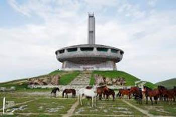 Паметникът Бузлуджа спечели първо държавно финансиране