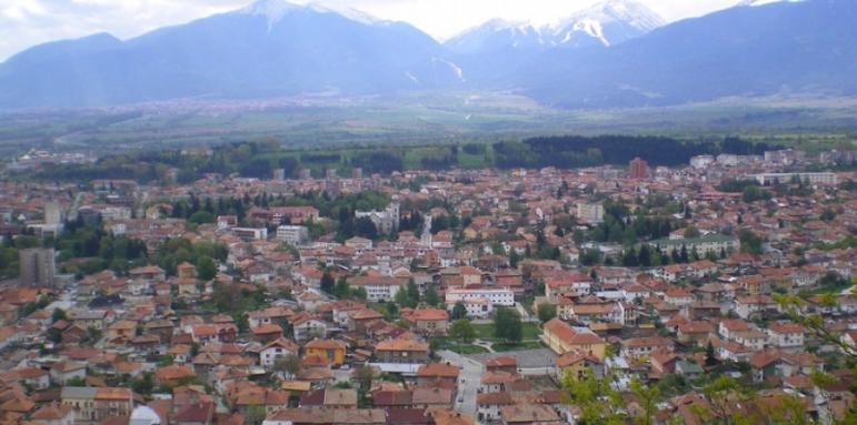 Младеж задигна храната на бедни и възрастни хора
