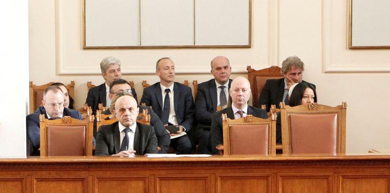 Петима министри участват в парламентарния контрол