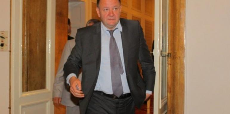 Миков: Българските полицаи не заслужават Бъчварова