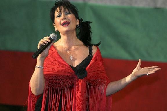 Йорданка Христова пее за франкофоните в Созопол