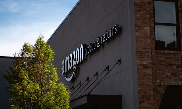 Amazon няма да изисква маски за свои служители в САЩ