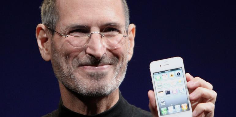 Няма да повярвате за колко продадоха айфон от времето на Стив Джобс