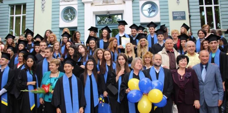 700 студенти пишат до Борисов за подслон