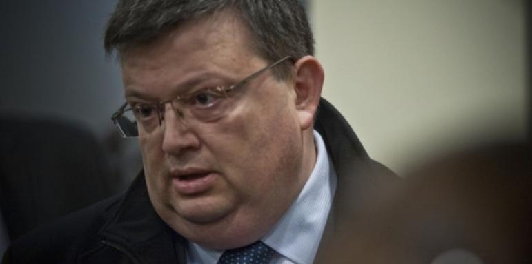 Издирват с кого си говорят Янева и Ченалова