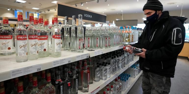 Руската водка стана жертва на войната, изчезва от магазините