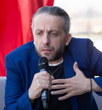 „Засукан свят“ на Куркински открива Киноманията