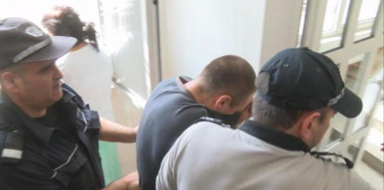 Детеубиецът Дилян Бетев остава в ареста
