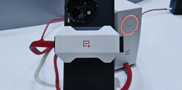 OnePlus представи универсален външен охладител за смартфони - 45W Liquid Cooler