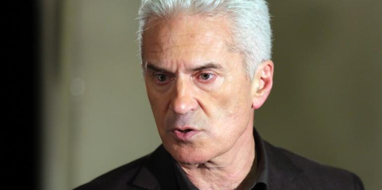Волен атакува Цацаров