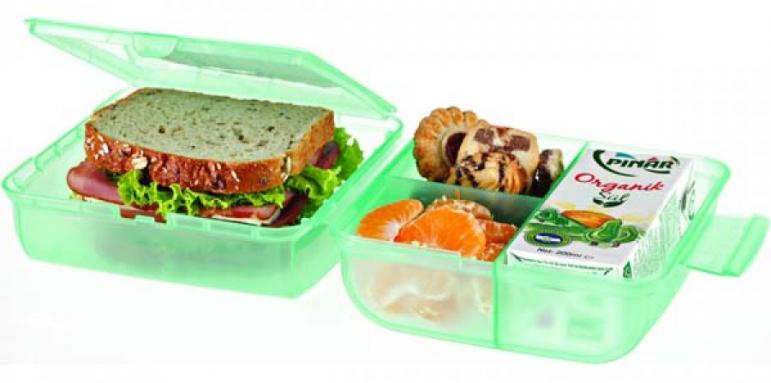 Забраняват и пластмасовите кутии за сандвичи