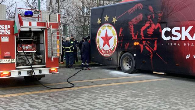 Автобусът на ЦСКА-София се запали