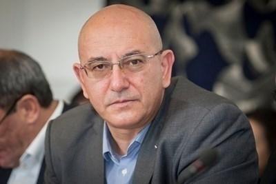 Ревизоро сложи чехлите на Радев. Иронията