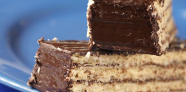 Днес на трапезата: Бисквитена торта с шоколад