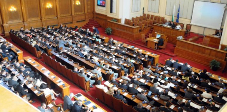 Отхвърлиха въвеждането на 6-месечни винетки