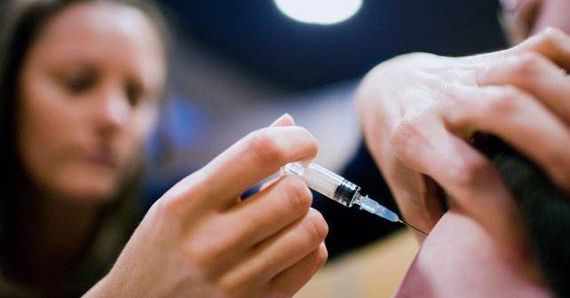 150 000 пенсионери вече може да се ваксинират срещу грип безплатно