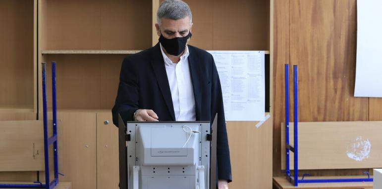 Премиерът успокои: Машинното гласуване е достатъчно сигурно